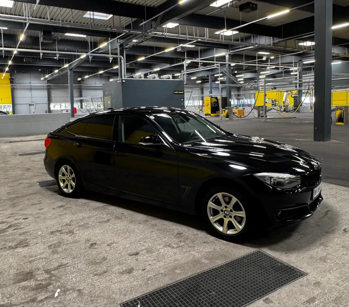 BMW 3 Series 2014 photo 2