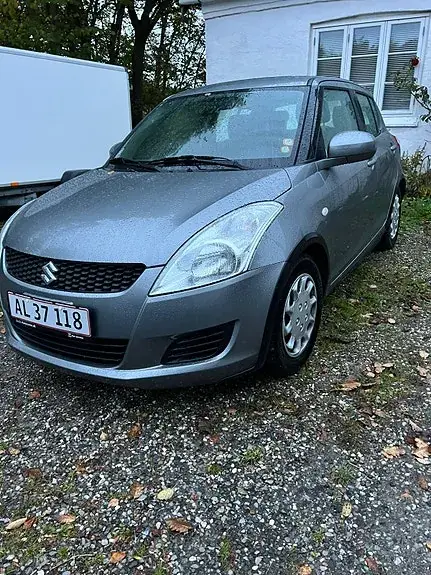 Suzuki Swift 2012 photo 3
