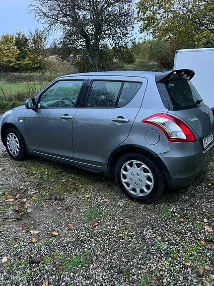 Suzuki Swift 2012 photo 4