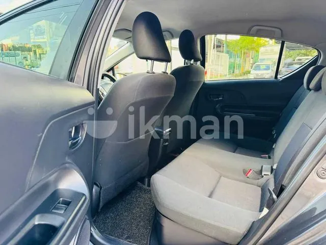 Toyota Aqua 2016 photo 2