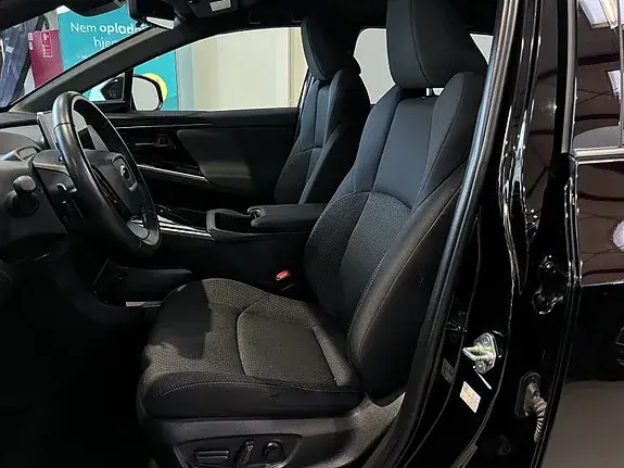 Subaru Solterra 2023 photo 4