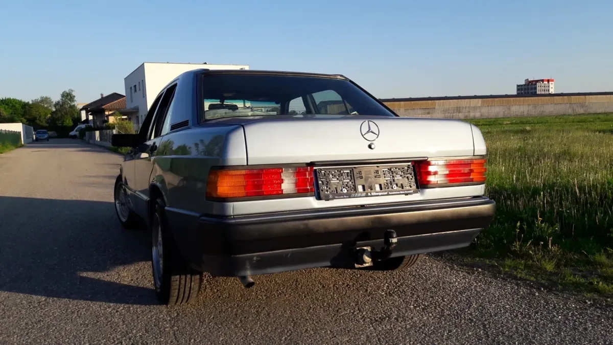 Mercedes-Benz 190 1988 photo 3