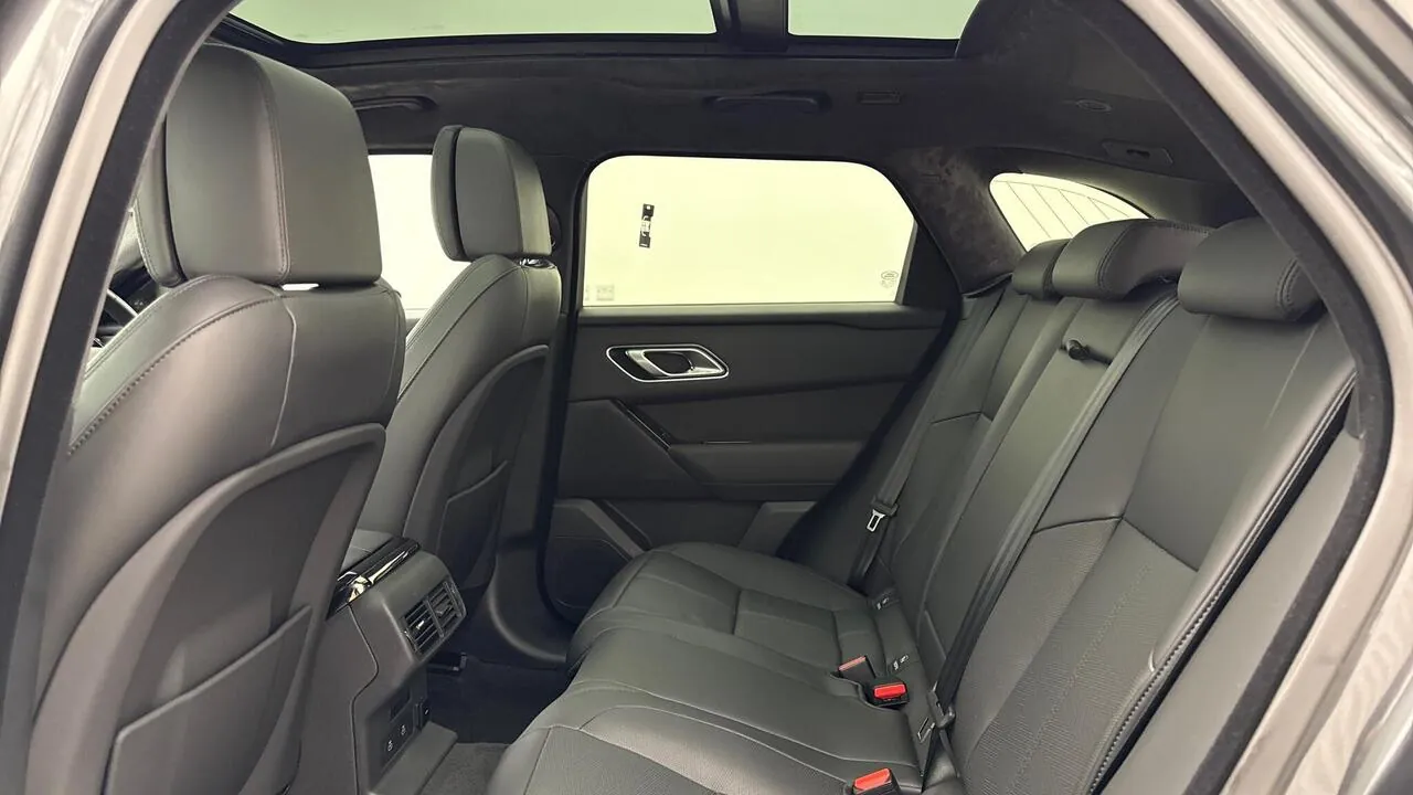 Land Rover Range Rover Velar 2025 photo 4