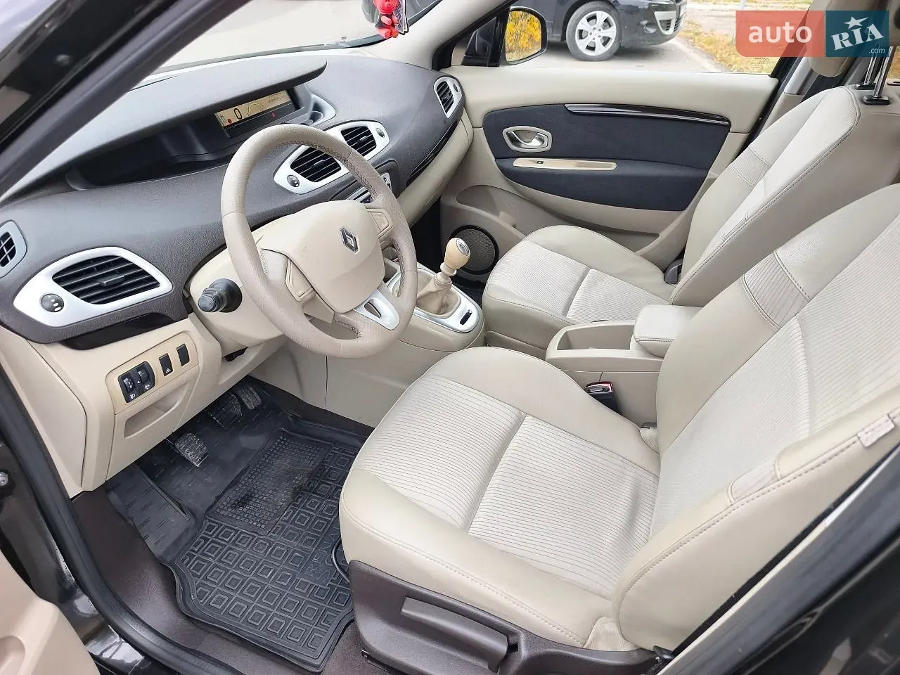 Renault Scenic 2010 photo 5