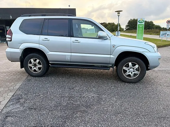 Toyota Land Cruiser 2004 photo 4