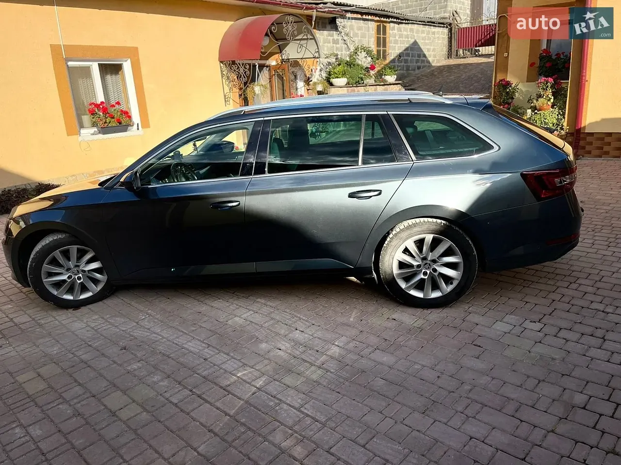 Skoda Superb 2018 photo 5