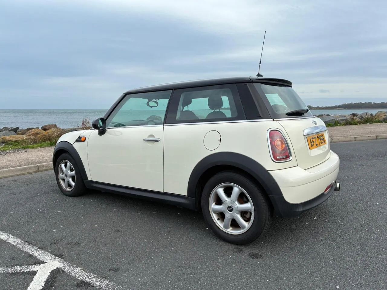 Mini Hatch 2010 photo 3