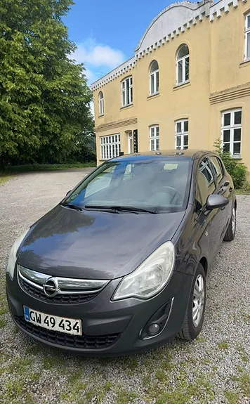 Opel Corsa 2011 photo 2
