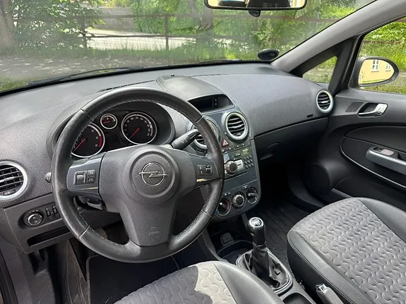 Opel Corsa 2011 photo 4