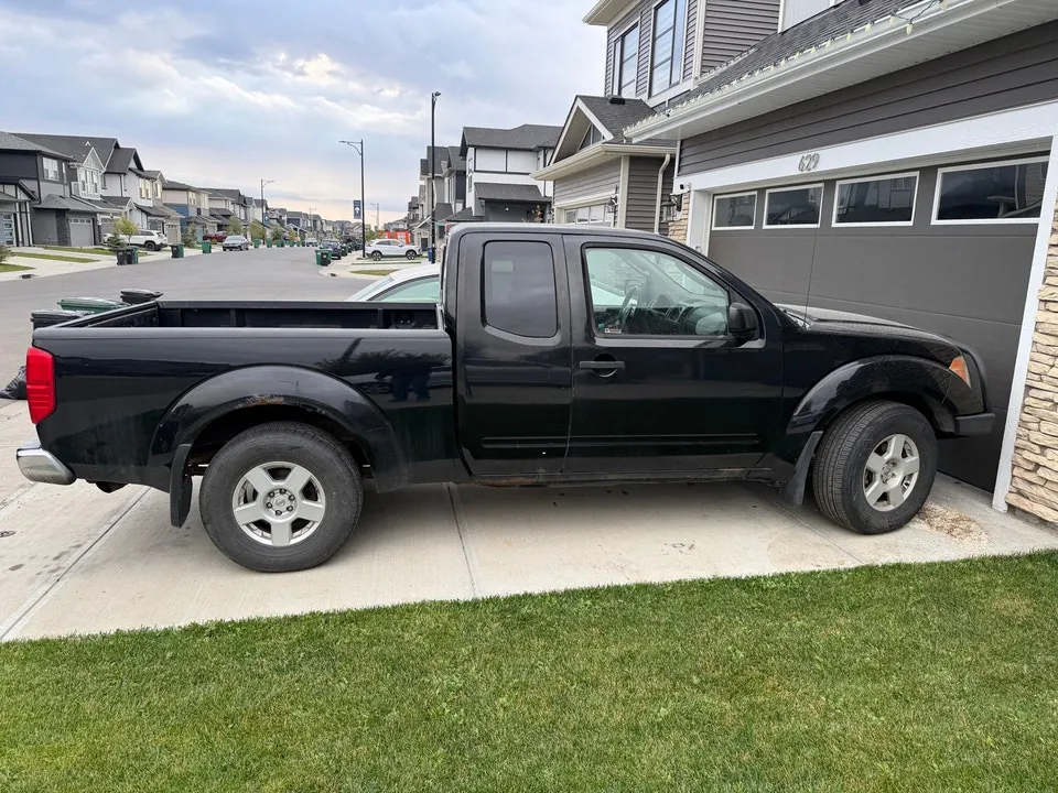 Nissan Frontier 2006 photo 2