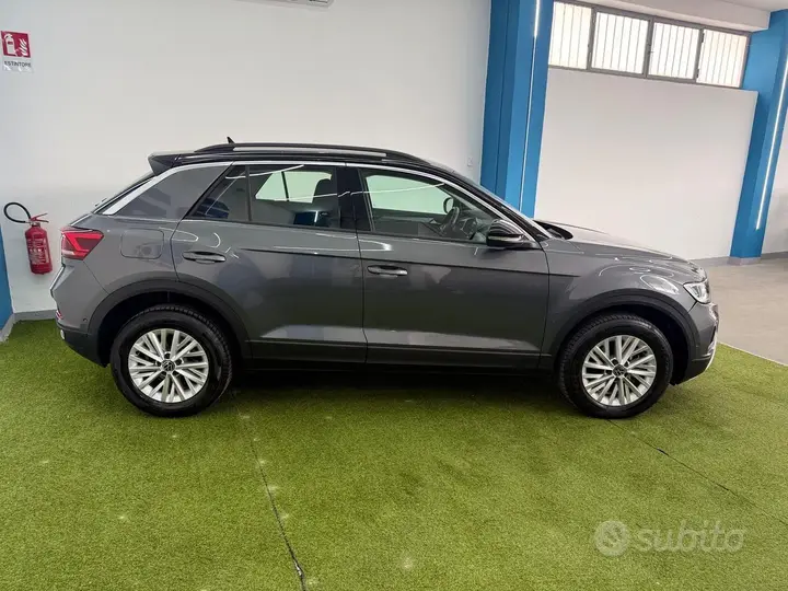 Volkswagen T-Roc 2023 photo 5