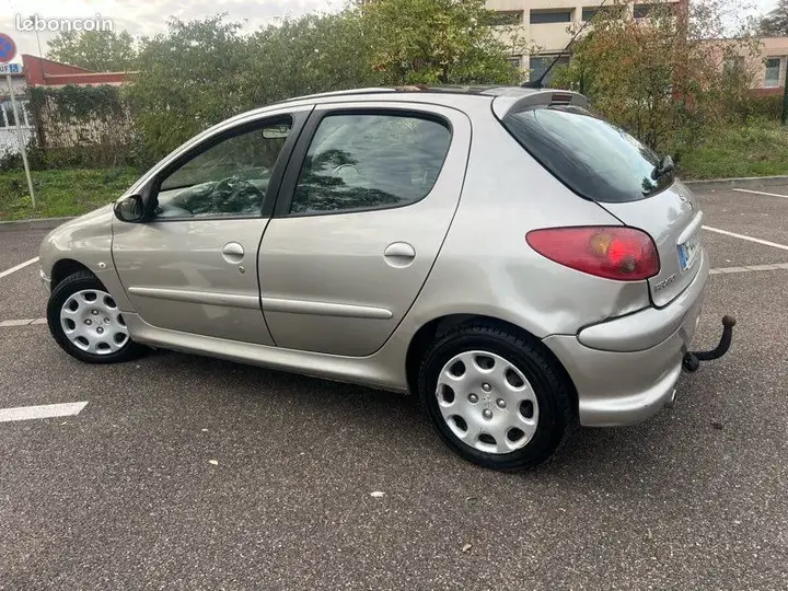 Peugeot 206 2006 photo 2
