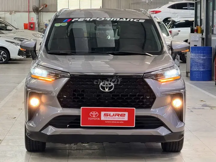 Toyota Veloz Cross