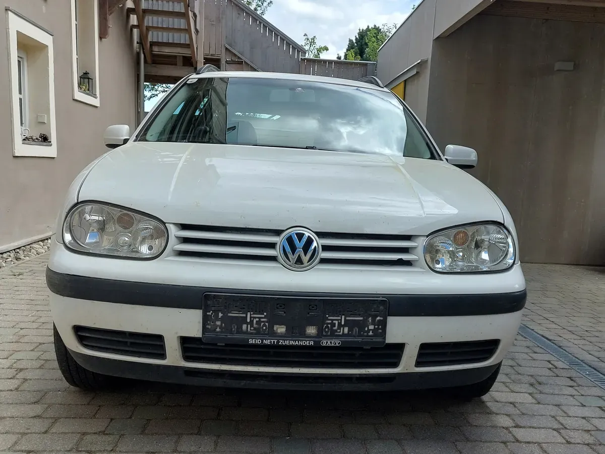 Volkswagen Golf 2003 photo 2