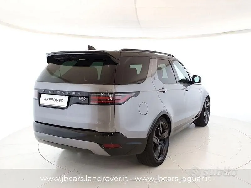 Land Rover Discovery 2021 photo 2