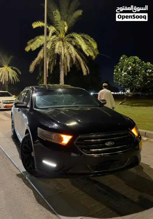 Ford Taurus 2016 photo 2