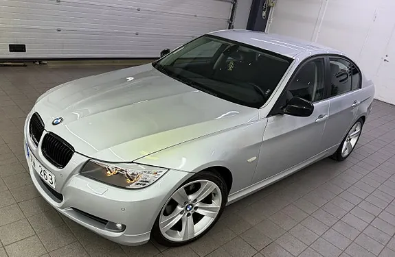 BMW 320I 2009 photo 4