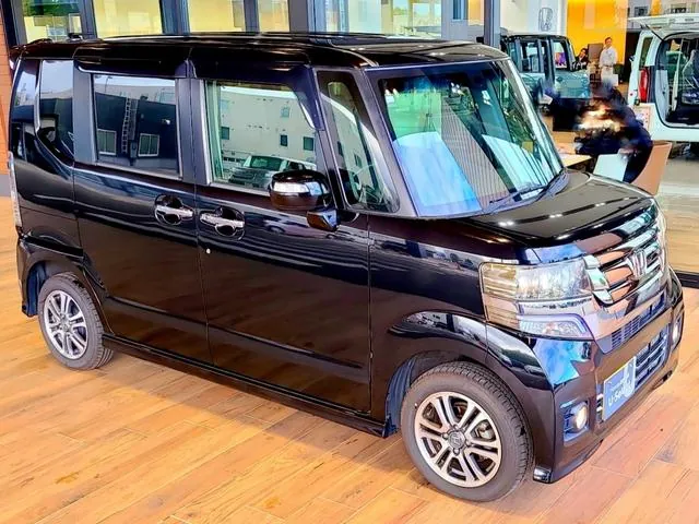 Honda N-Box 2016 photo 3