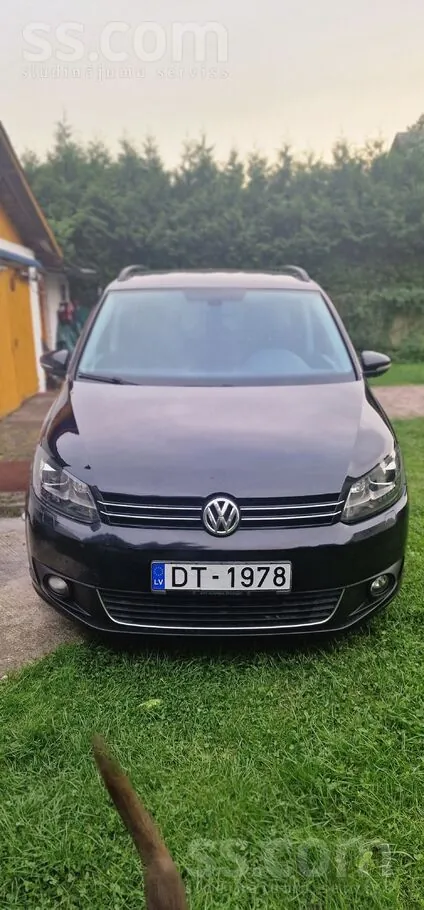 Volkswagen Touran 2013 photo 2