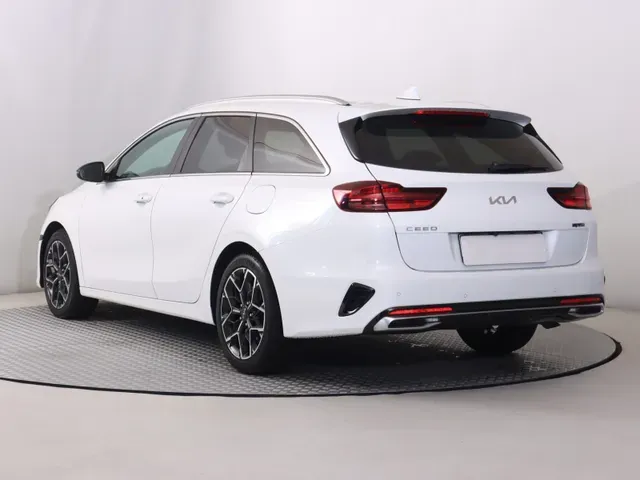Kia Ceed Sw 2025 photo 3