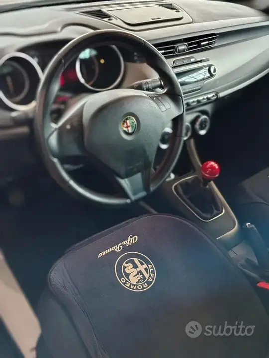 Alfa Romeo Giulietta 2013 photo 4