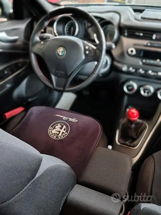 Alfa Romeo Giulietta 2013 photo 5