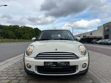 Mini One 2013 photo 2