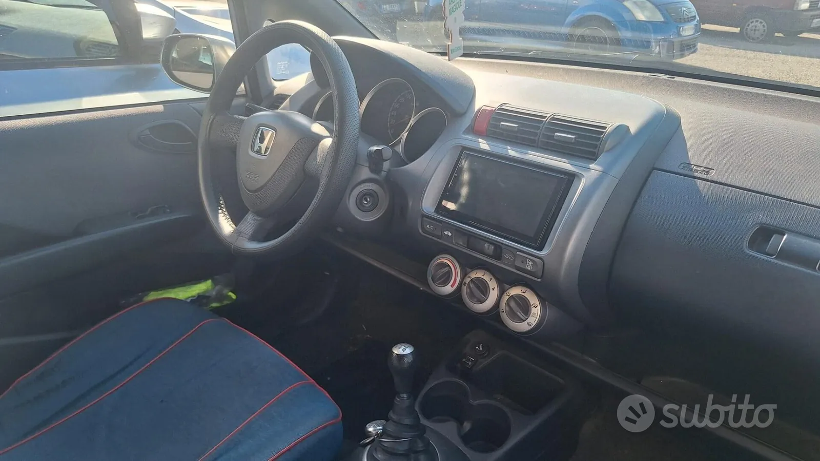 Honda Jazz 2005 photo 3