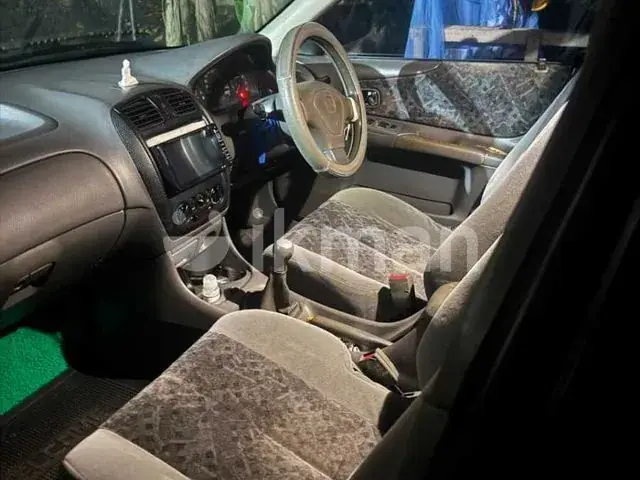 Mazda Familia 2000 photo 4