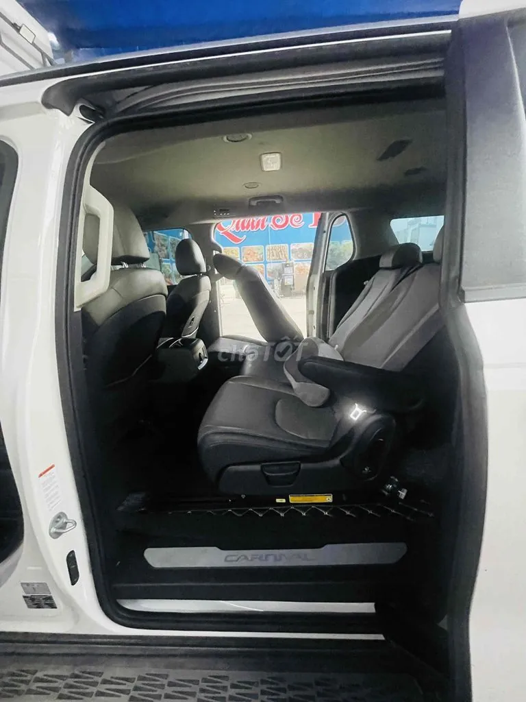 Kia Carnival 2025 photo 4
