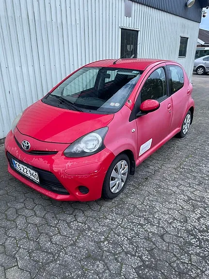 Toyota Aygo 2012 photo 2