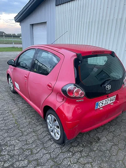 Toyota Aygo 2012 photo 3