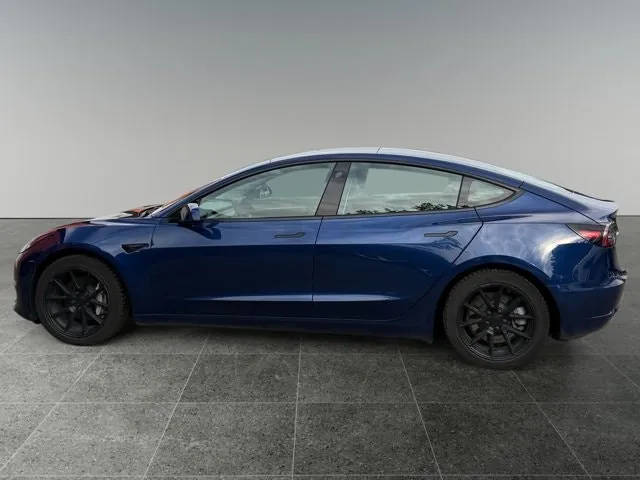 Tesla Model 3 2021 photo 2