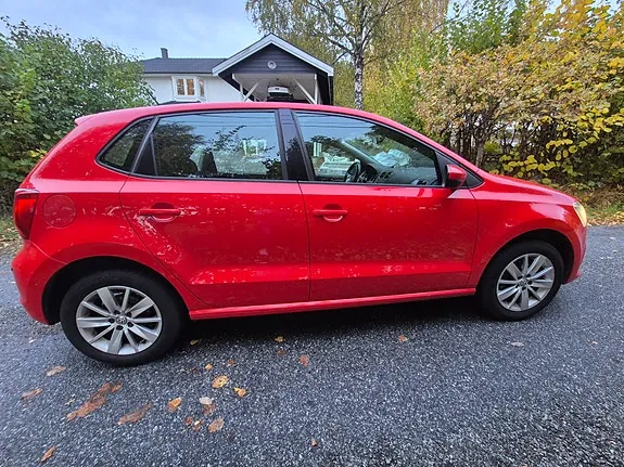 Volkswagen Polo 2015 photo 2