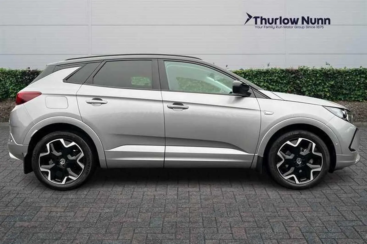Vauxhall Grandland 2023 photo 2