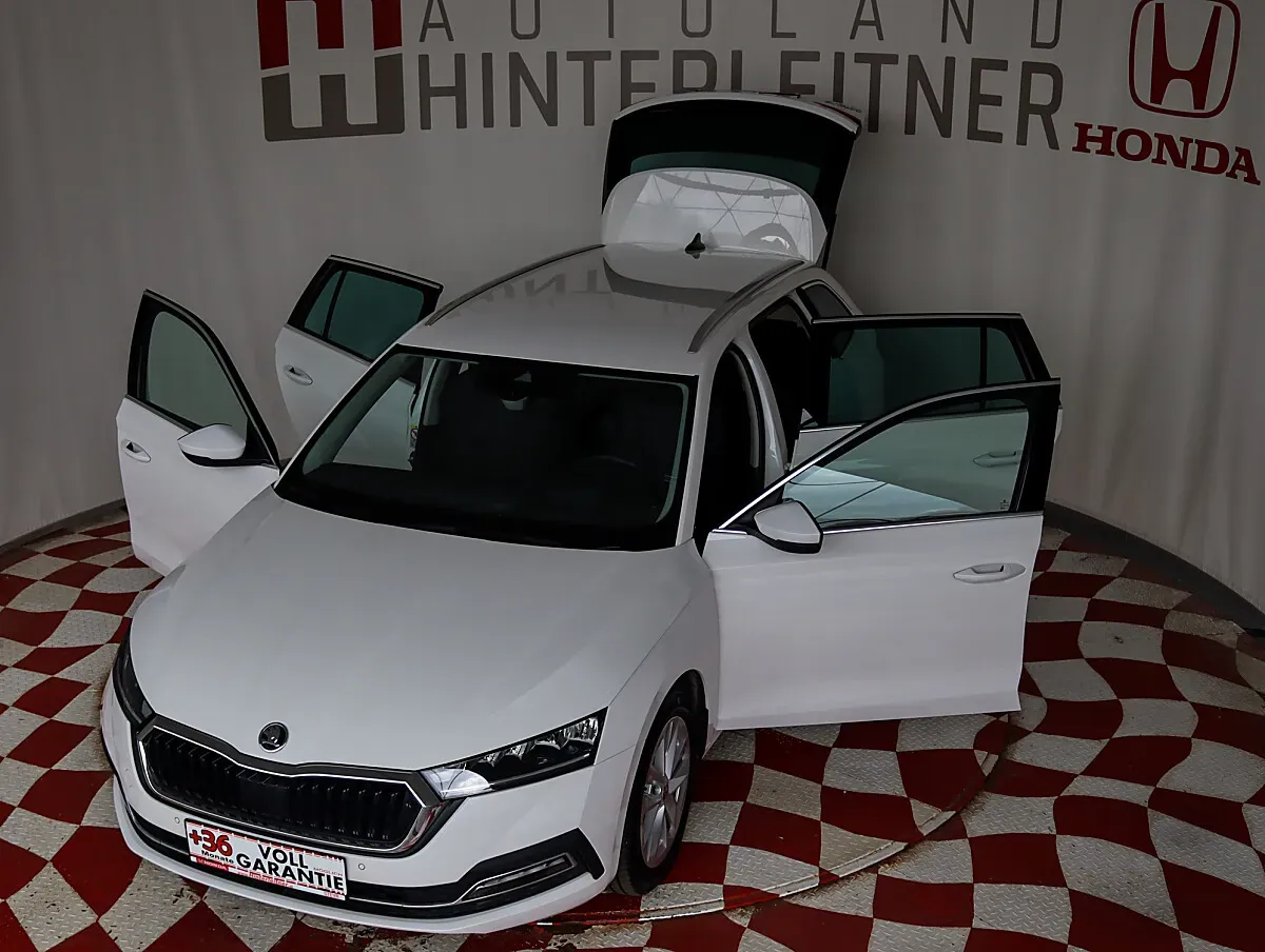 Skoda Octavia 2024 photo 3