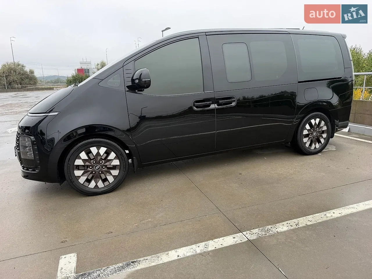 Hyundai Staria 2022 photo 2