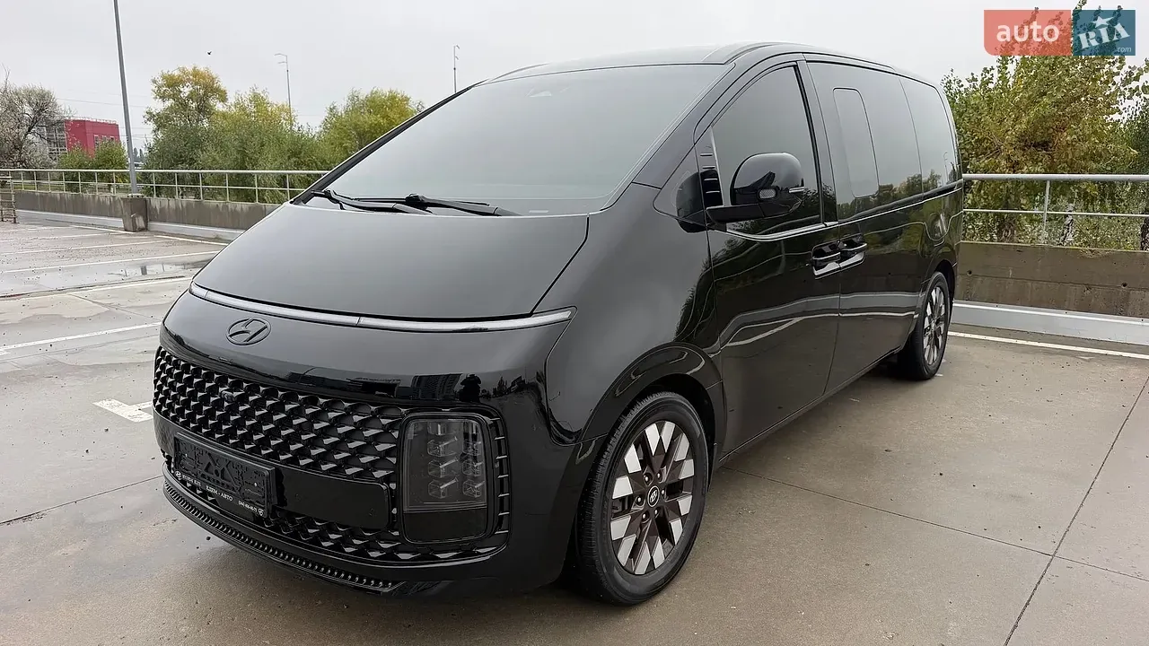 Hyundai Staria