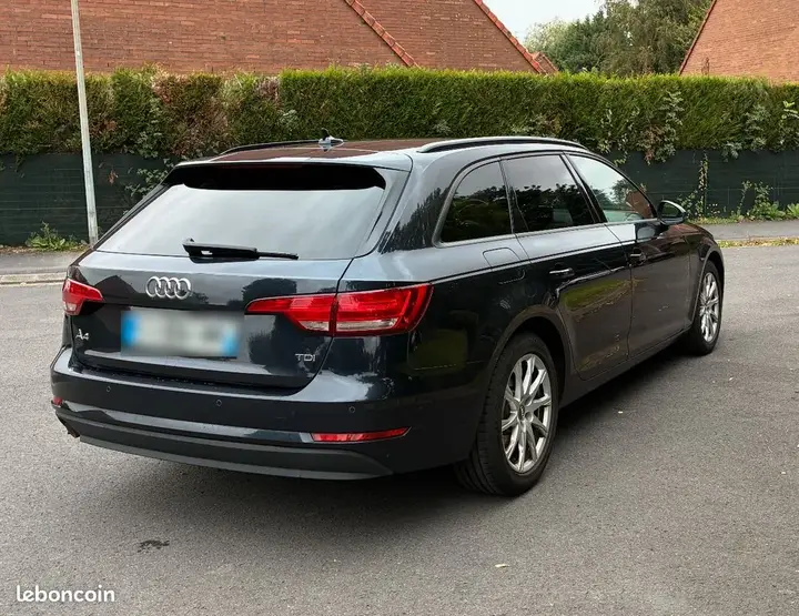 Audi A4 2017 photo 2