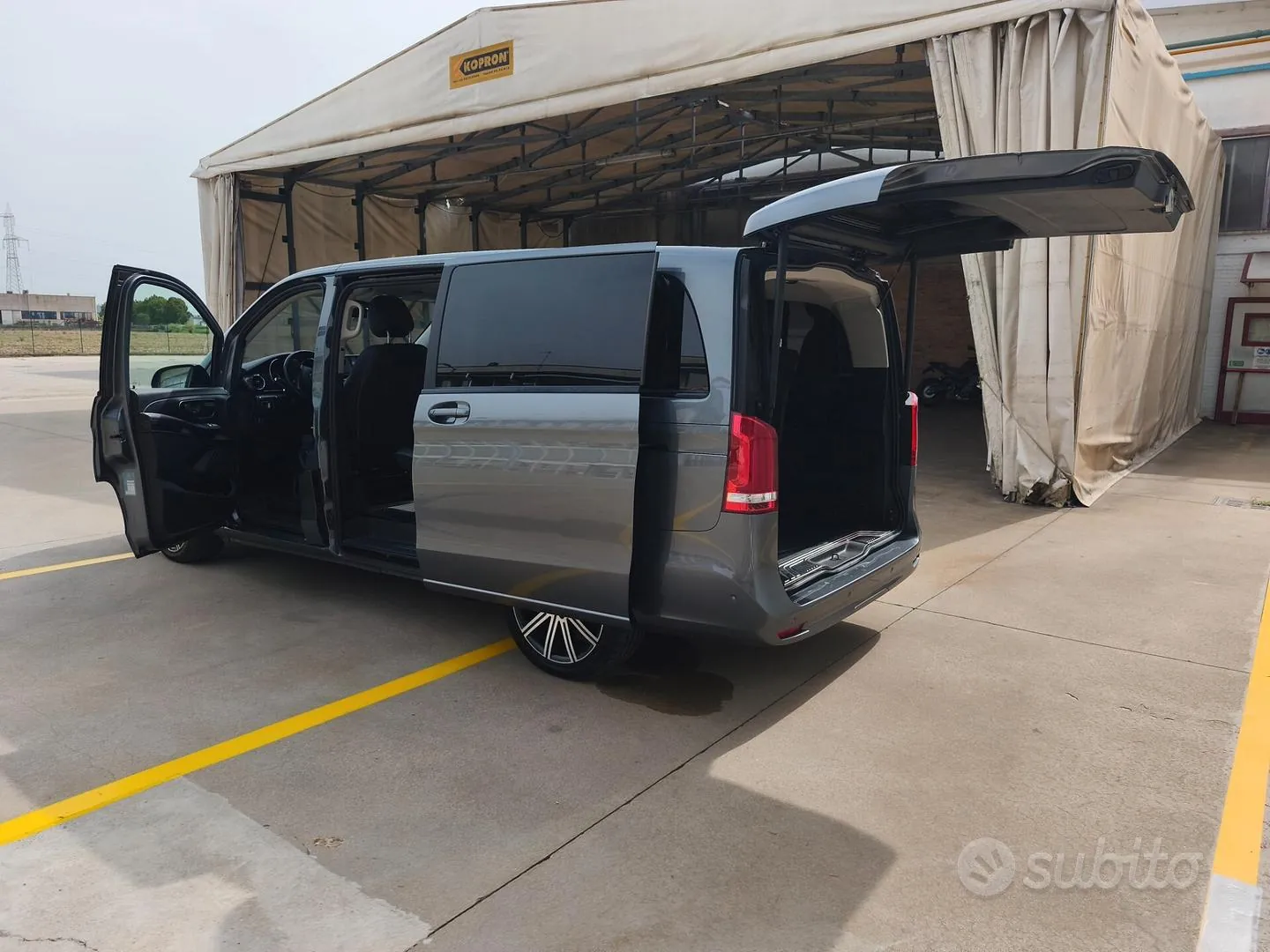 Mercedes-Benz V 300D 2022 photo 4