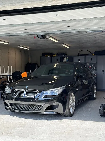 BMW M5 2004 photo 4