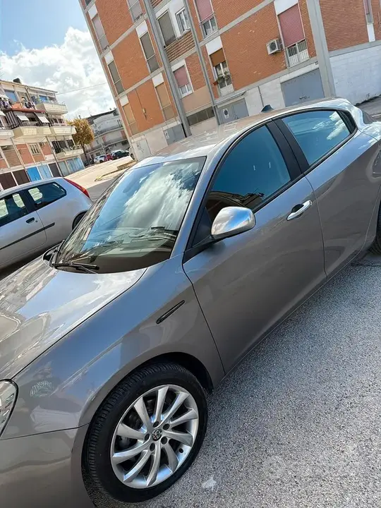 Alfa Romeo Giulietta 2018 photo 2