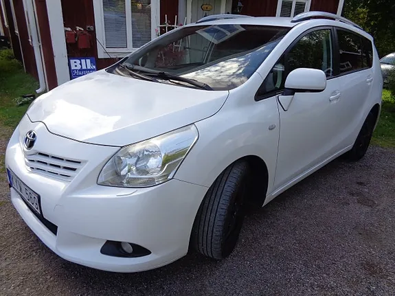 Toyota Verso 2010 photo 3