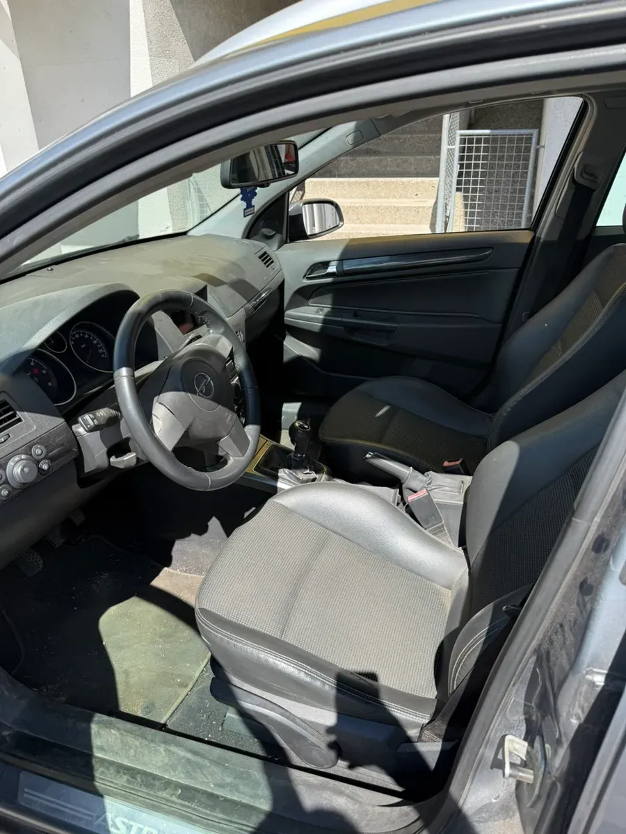 Opel Astra 2006 photo 2