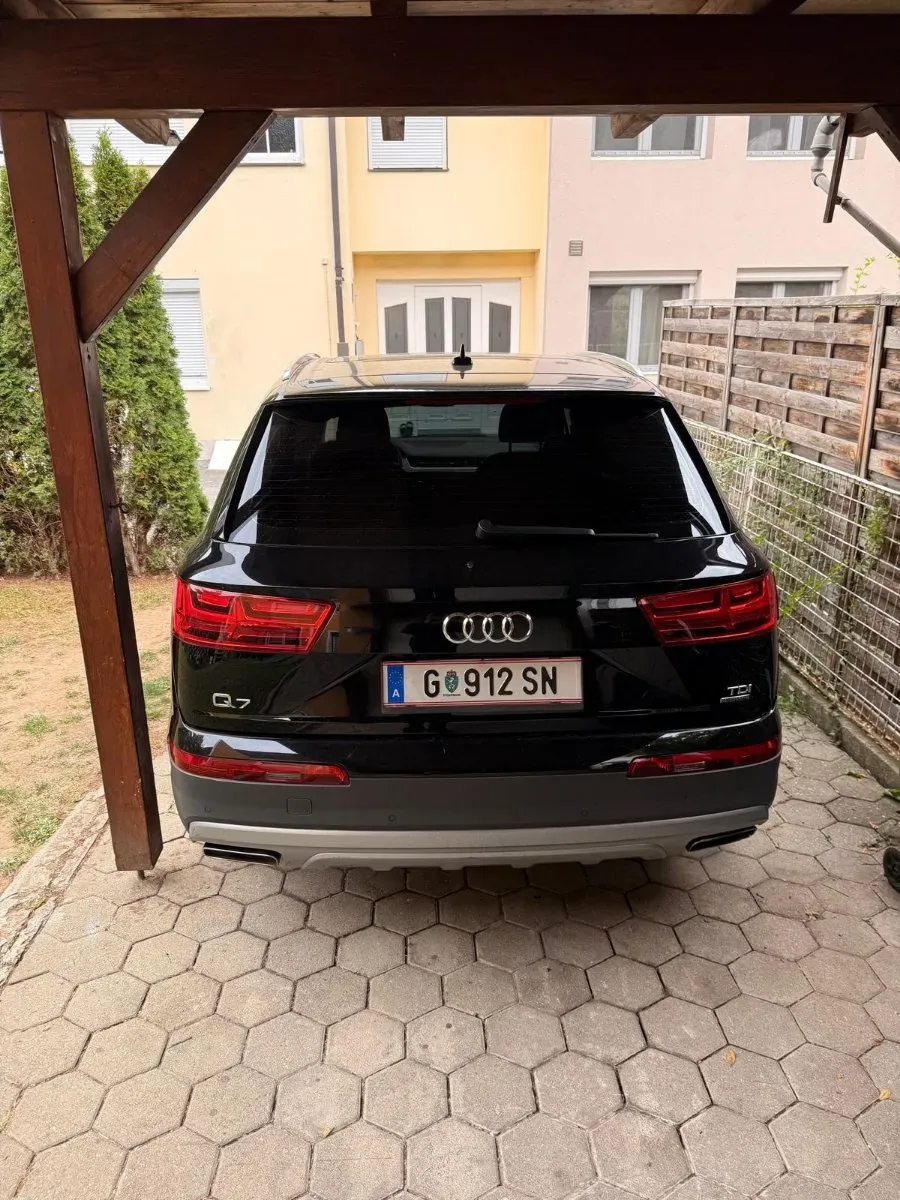Audi Q7 2016 photo 3