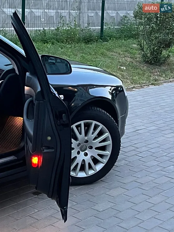 Audi A4 2005 photo 2
