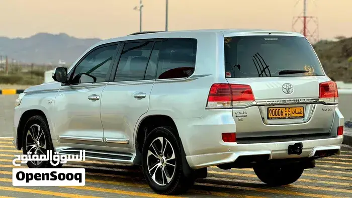 Toyota Land Cruiser 2018 photo 2