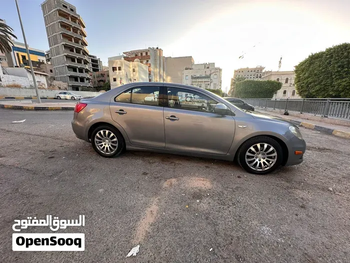 Suzuki Kizashi 2014 photo 3