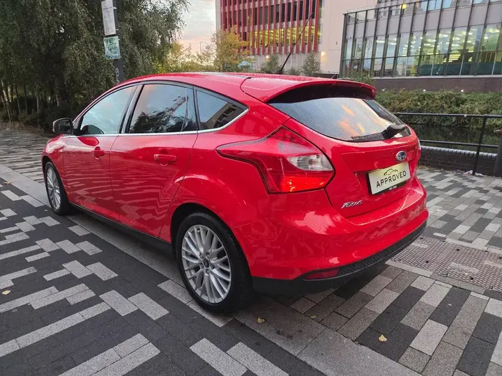 Ford Focus 2014 photo 3