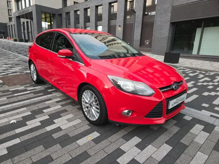 Ford Focus 2014 photo 2